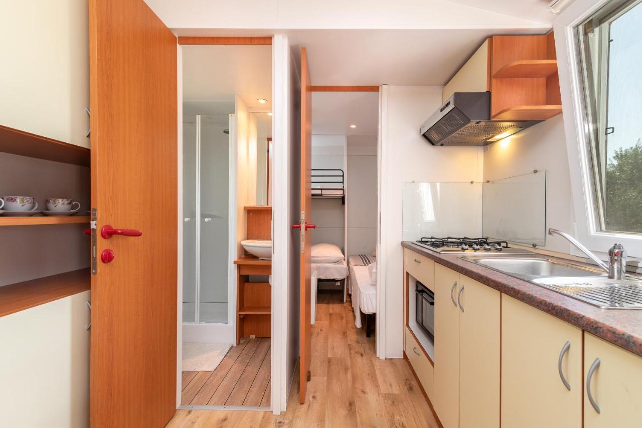 'Olive Grove' Camping House-Near The Beach Divulje 外观 照片