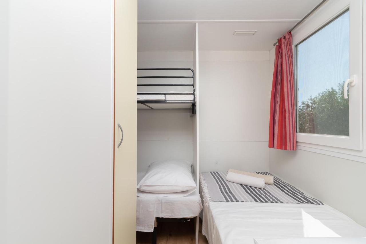 'Olive Grove' Camping House-Near The Beach Divulje 外观 照片
