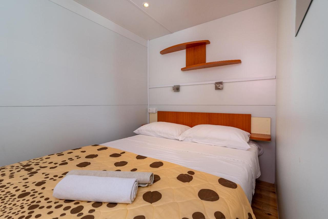 'Olive Grove' Camping House-Near The Beach Divulje 外观 照片