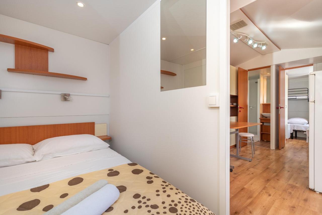 'Olive Grove' Camping House-Near The Beach Divulje 外观 照片